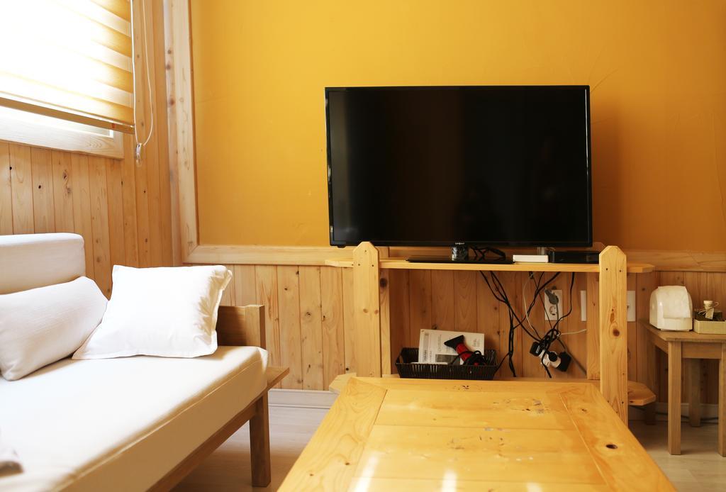Haevichi Pension Seogwipo Exterior foto